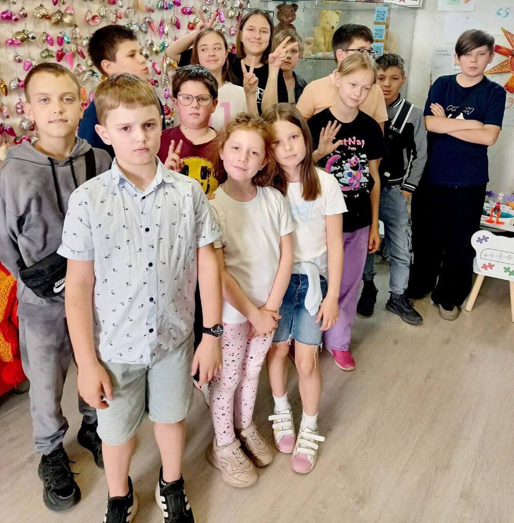 общая Фотография на память об экскурсии в музее детства и игрушки Лисичкины сказки, город Тверь